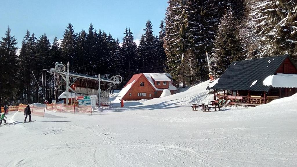 Chata Stred Kubínska hoľa Dolny Kubin Exterior foto